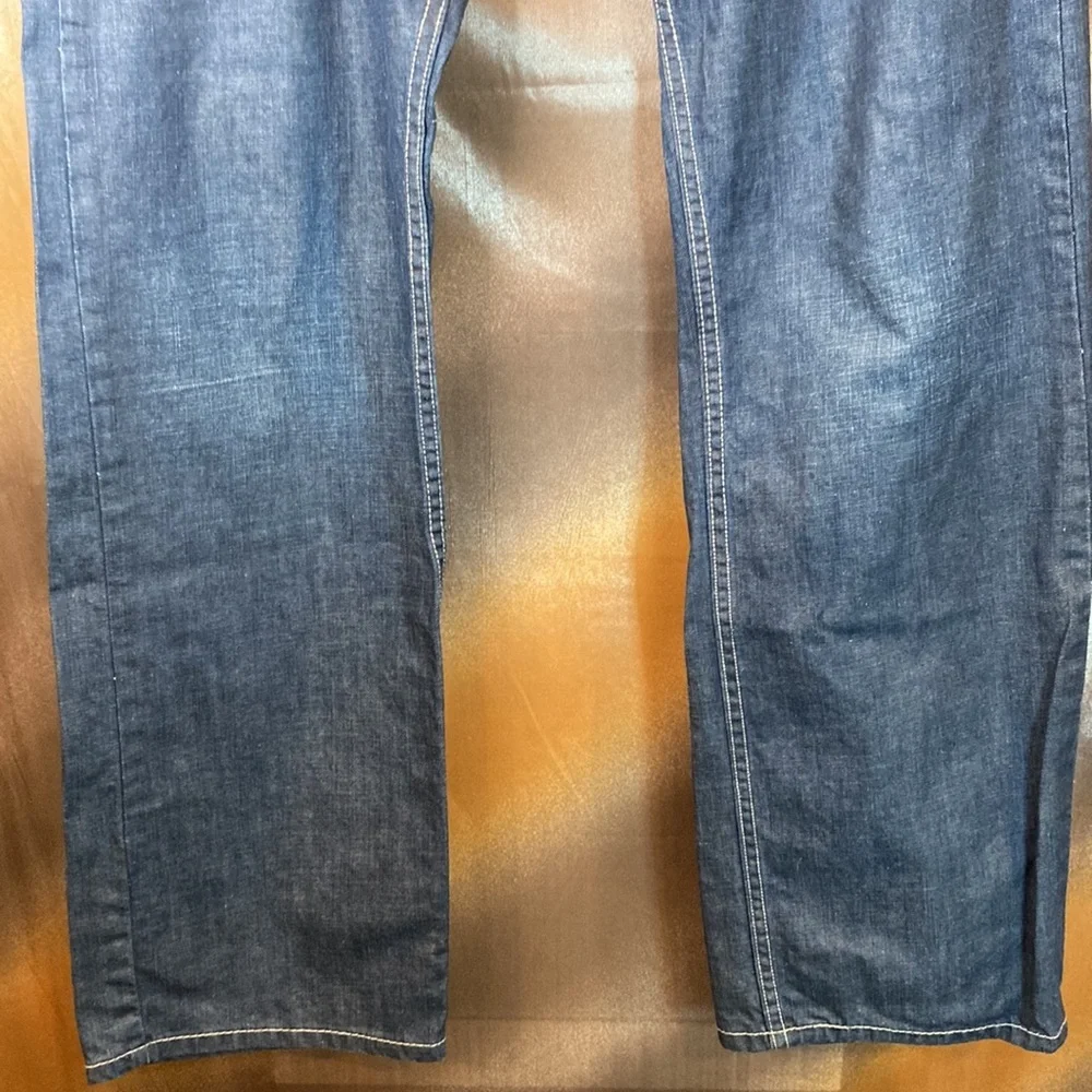 Levi’s  514 medium blue jeans 34 x 31. Vintage feel to the denim Like canvas 210